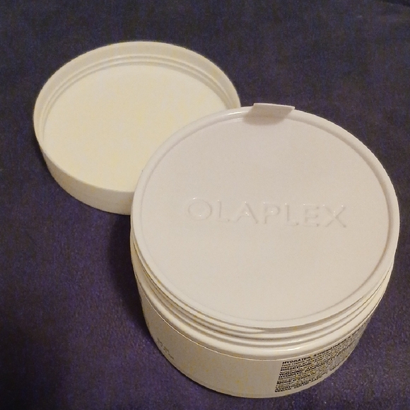 New OLAPLEX Weightless Nourishing Hair Mask - 6.7 fl.oz. - Picture 3 of 5